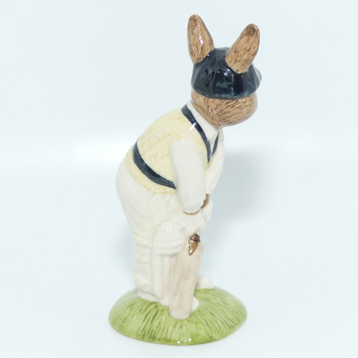 DB144 Royal Doulton Bunnykins Batsman