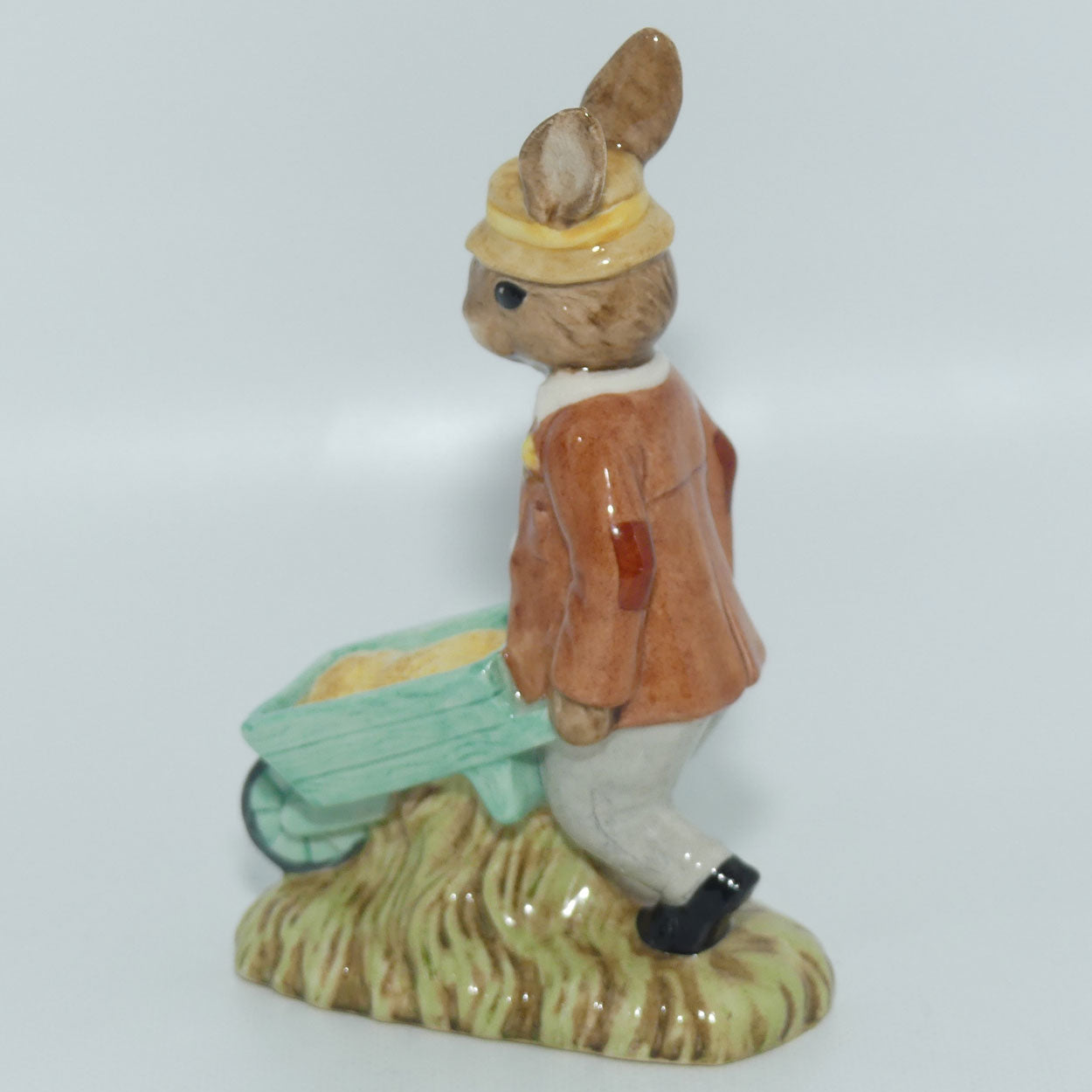 DB156 Royal Doulton Bunnykins Gardener | figure only