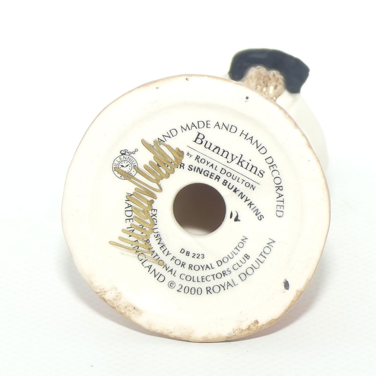 DB223 Royal Doulton Bunnykins Choir Singer | signed | boxed