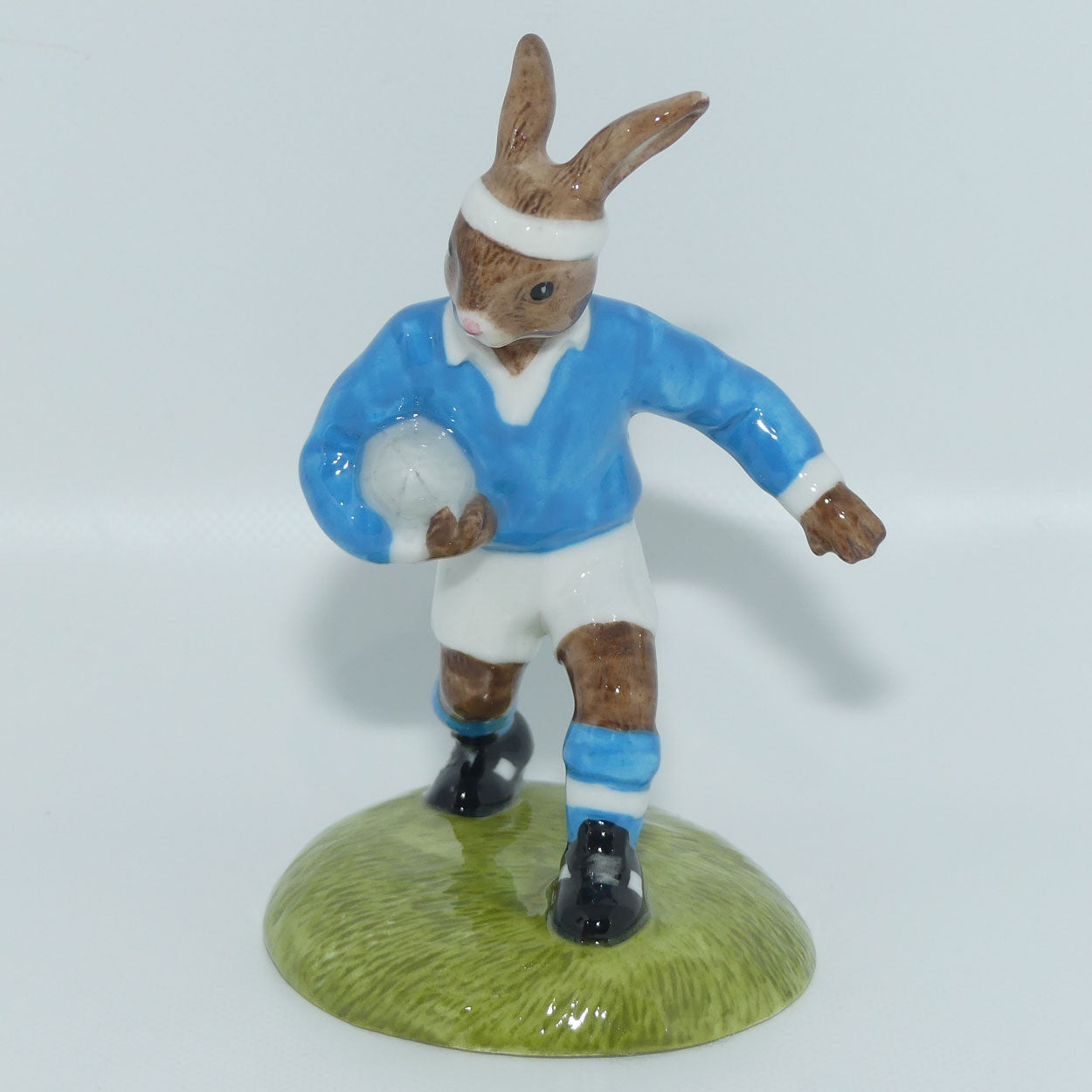 DB318 Royal Doulton Bunnykins Rugby Player | LE 374/1000 | box + Cert
