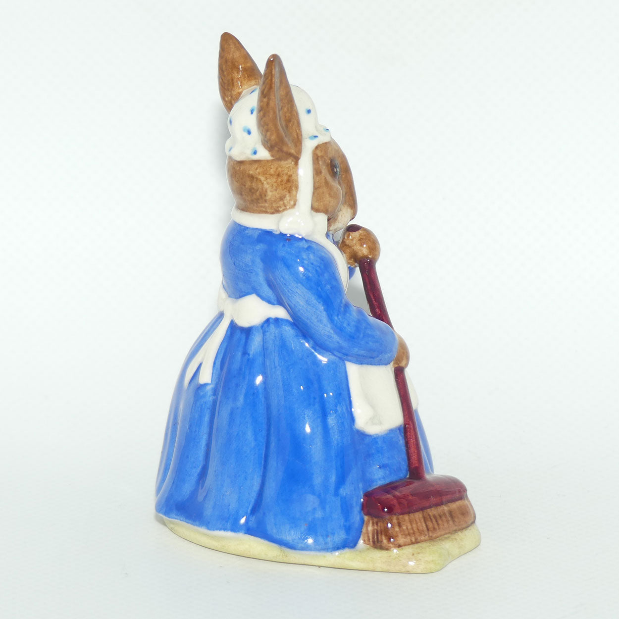 DB006 Royal Doulton Bunnykins Clean Sweep | BK2 | no box
