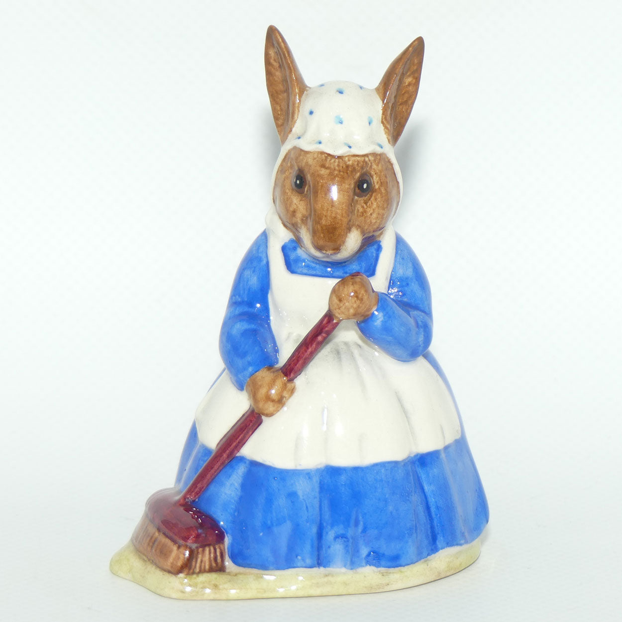 DB006 Royal Doulton Bunnykins Clean Sweep | BK2 | no box