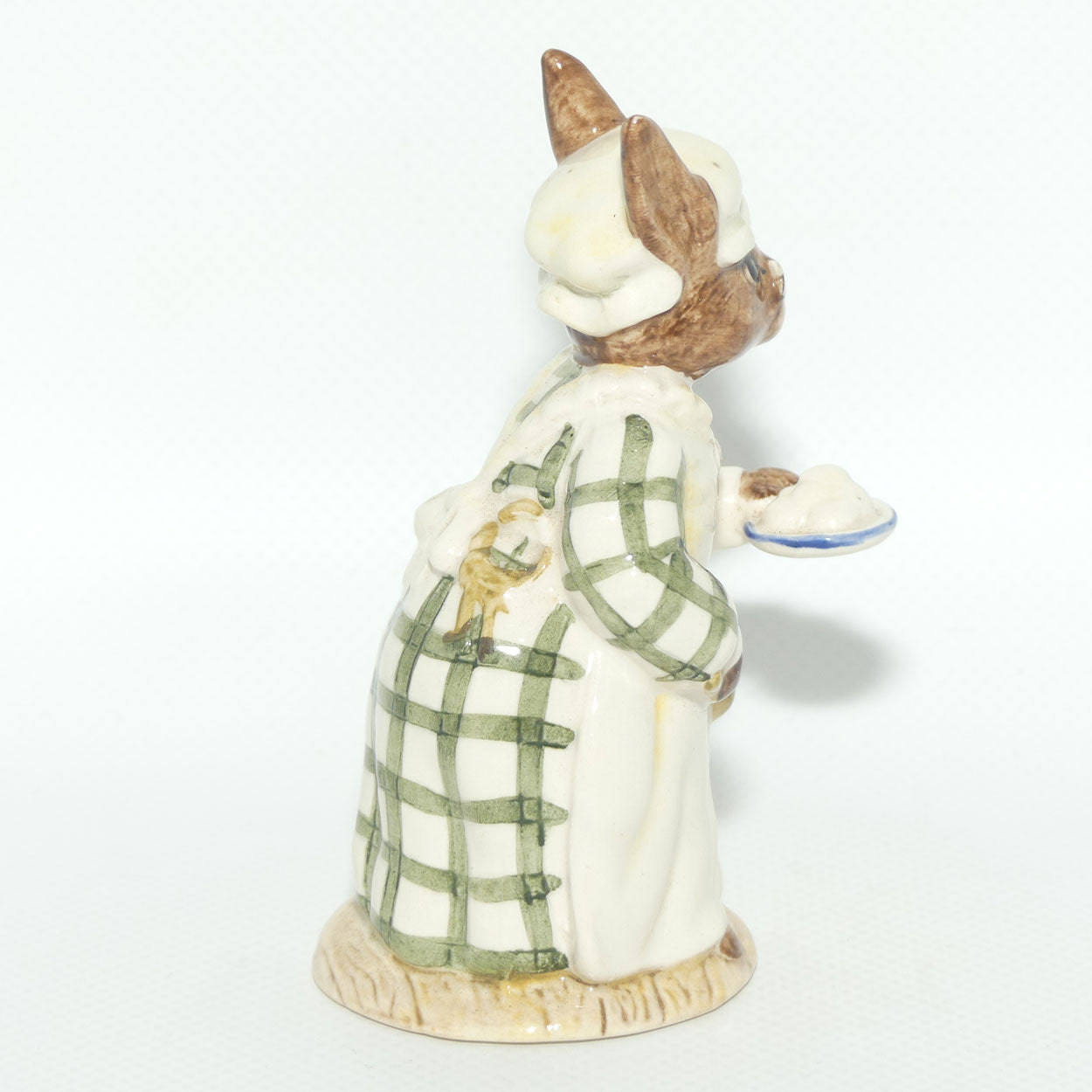 DB085 Royal Doulton Bunnykins Cook