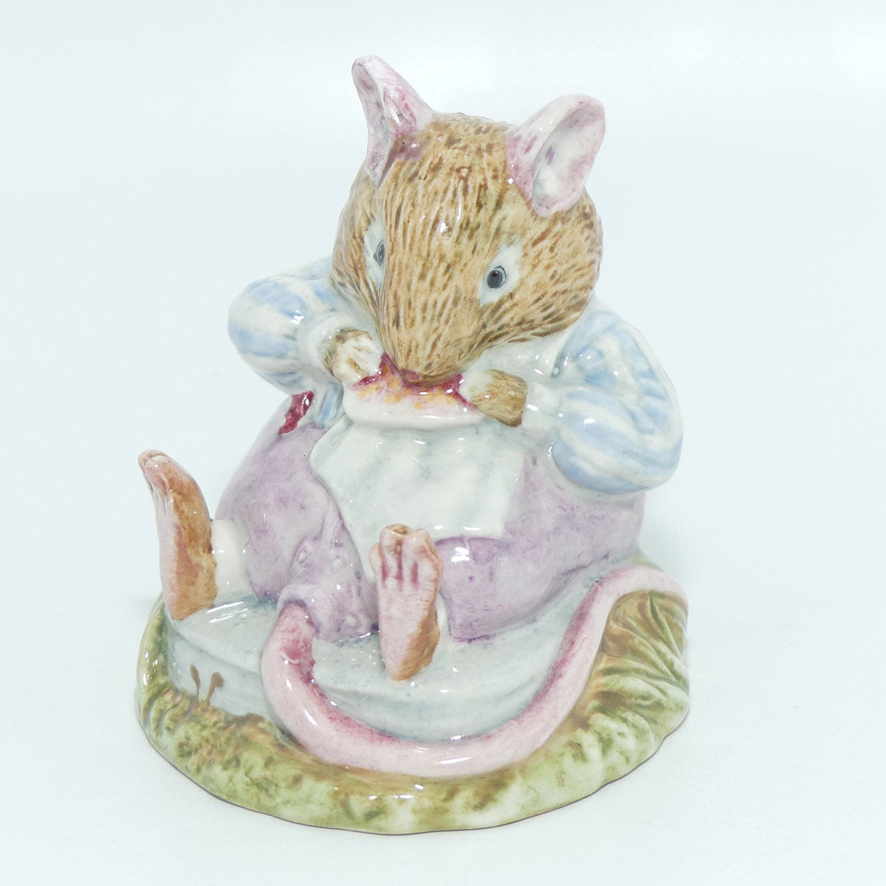 DBH10A Royal Doulton Brambly Hedge figure | Mr Toadflax | Tail at Front with Cushion