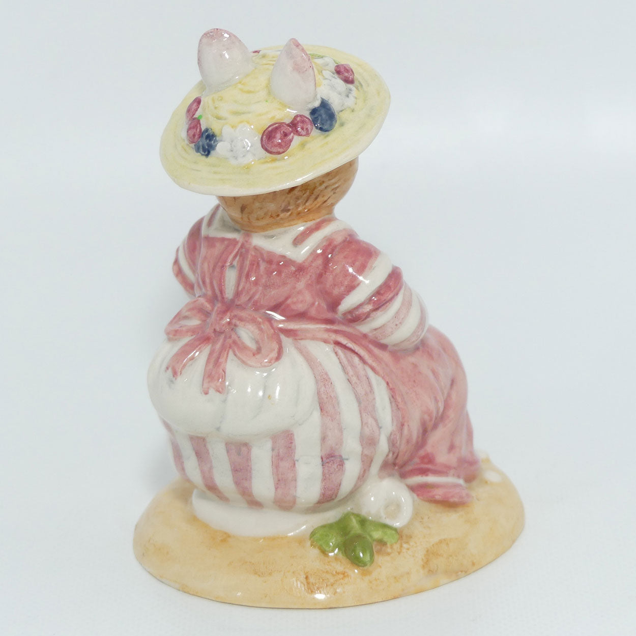 DBH25 Royal Doulton Brambly Hedge figure | Mrs Saltapple | #1