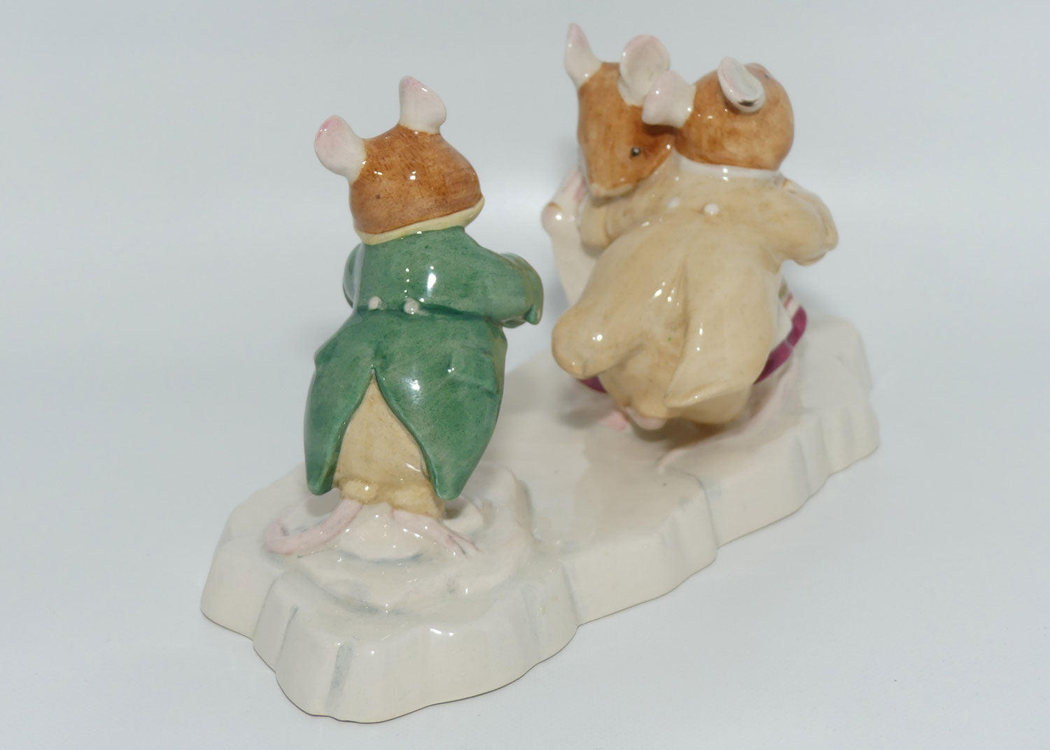 Royal Doulton Brambly Hedge tableau figure The Ice Ball DBH30