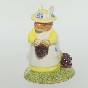 DBH33 Royal Doulton Brambly Hedge figure | Primrose Picking Berries