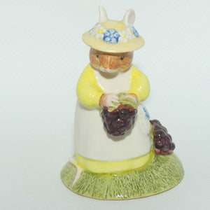 DBH33 Royal Doulton Brambly Hedge figure | Primrose Picking Berries