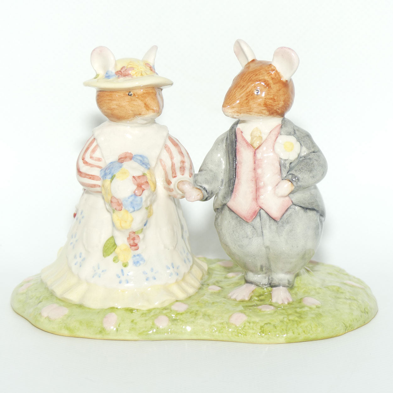 ブランブリーヘッジ フィギュア DBH 56 ウィルフレッド ハイヒルズ 登山 DBH44 Royal Doulton Brambly Hedge tableau figure |The Bride And Groom