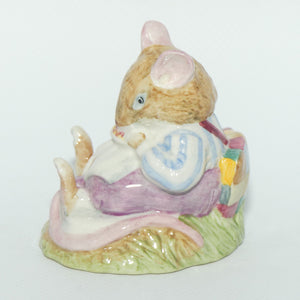 DBH10A Royal Doulton Brambly Hedge figure | Mr Toadflax | Tail at Front with Cushion