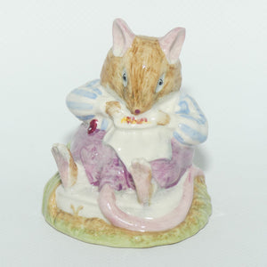 DBH10A Royal Doulton Brambly Hedge figure | Mr Toadflax | Tail at Front with Cushion