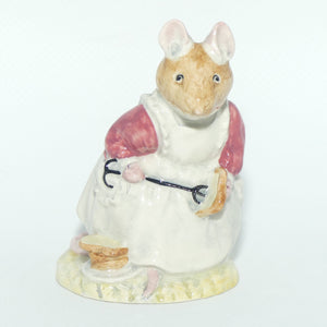 DBH16 Royal Doulton Brambly Hedge figure | Clover