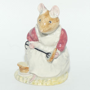 DBH16 Royal Doulton Brambly Hedge figure | Clover