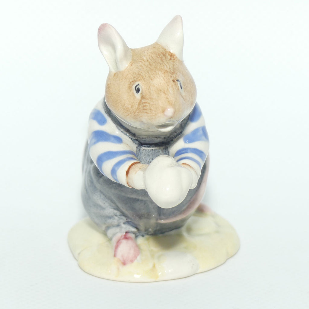 DBH17 Royal Doulton Brambly Hedge figure | Teasel 