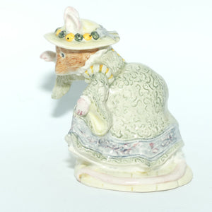 DBH22  Royal Doulton Brambly Hedge figure | Primrose Entertains