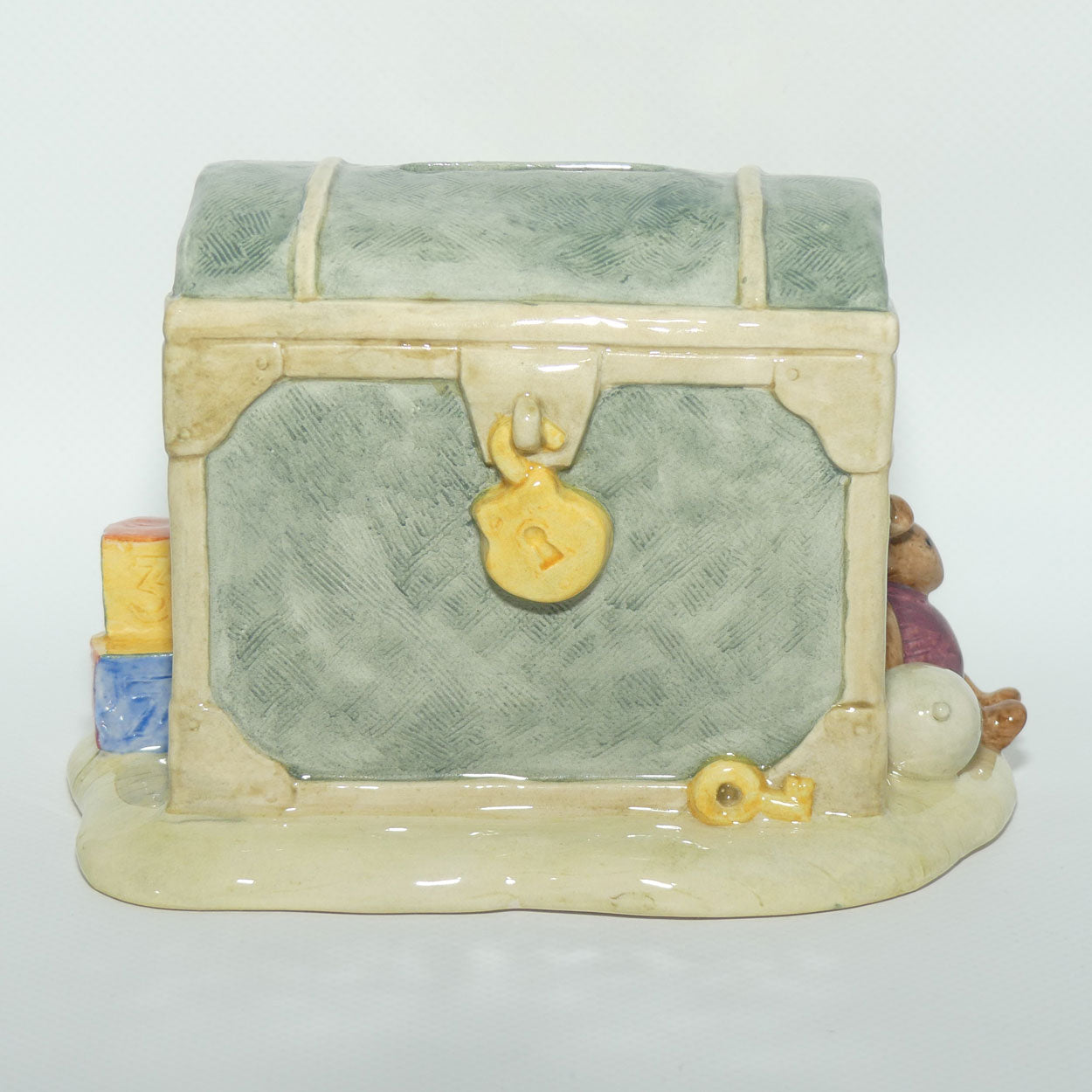 DBH35 Royal Doulton Brambly Hedge tableau figure | Wilfred and the Toy Chest Money Box | box