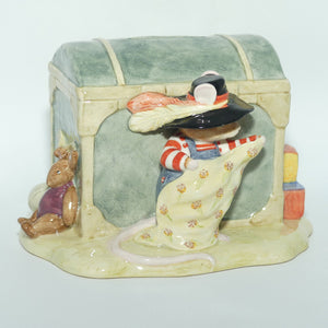 DBH35 Royal Doulton Brambly Hedge tableau figure | Wilfred and the Toy Chest Money Box | box