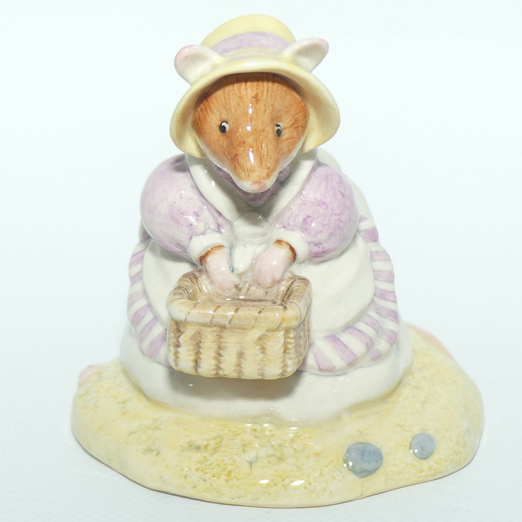 DBH40 Royal Doulton Brambly Hedge figure | Mrs Saltapple | signed