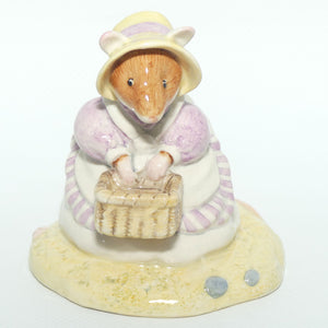 DBH40 Royal Doulton Brambly Hedge figure | Mrs Saltapple | signed