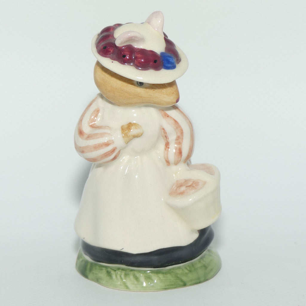 DBH05 Royal Doulton Brambly Hedge figure | Lady Woodmouse | Pink Basket | #2