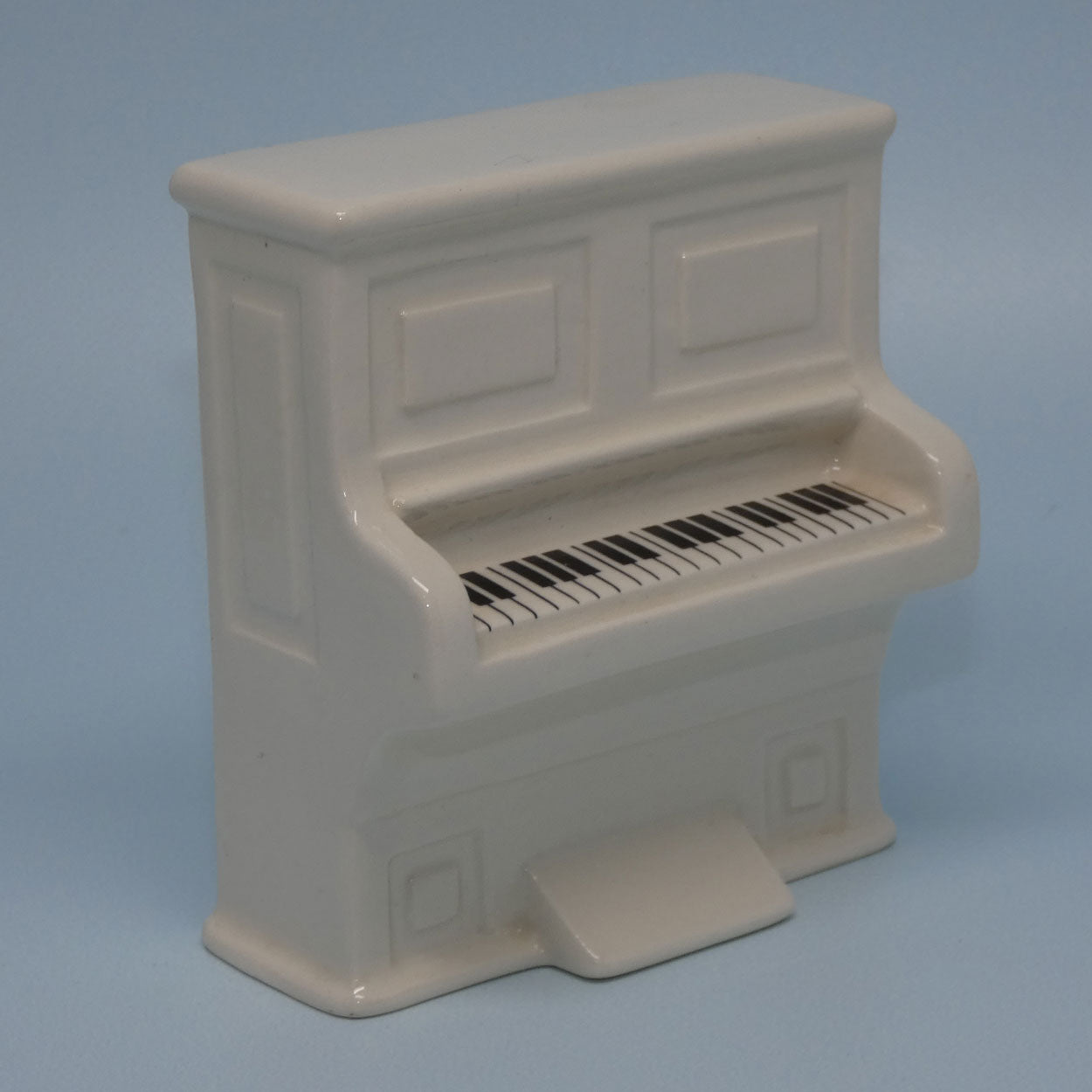 DS12 Royal Doulton Snowman Snowman Pianist and DS13 Piano