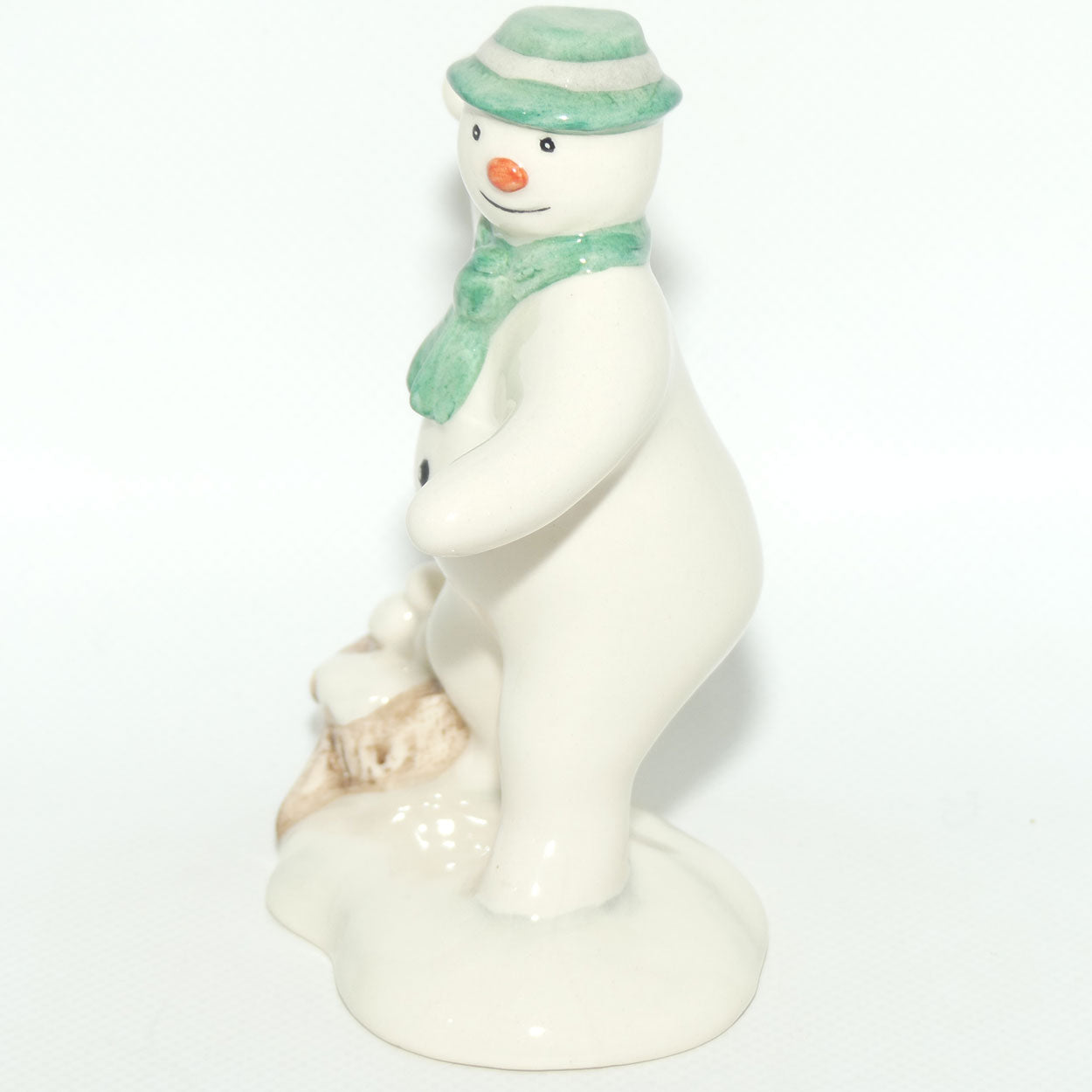 DS22 Royal Doulton Snowman figure The Snowman Snowballing