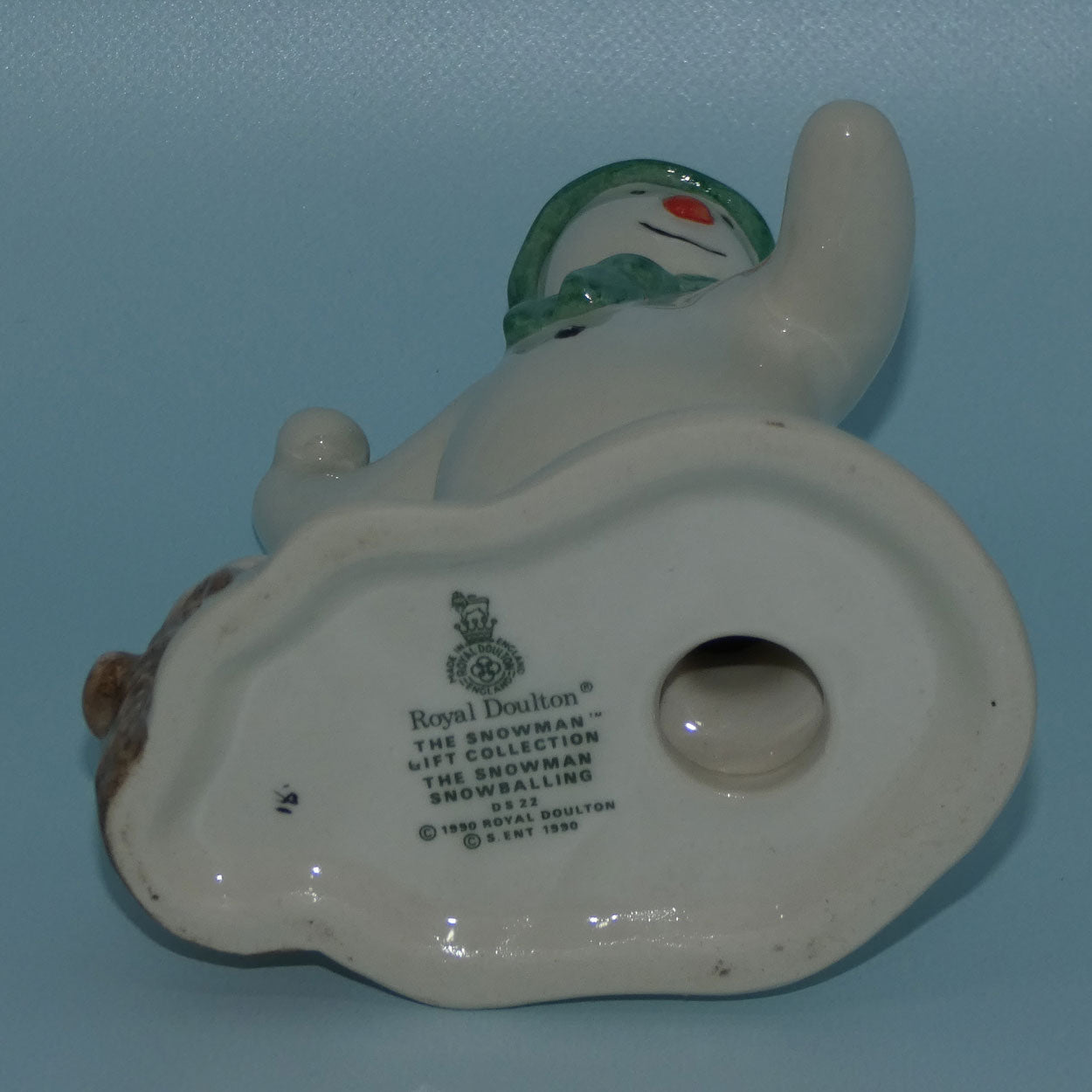 DS22 Royal Doulton Snowman figure The Snowman Snowballing
