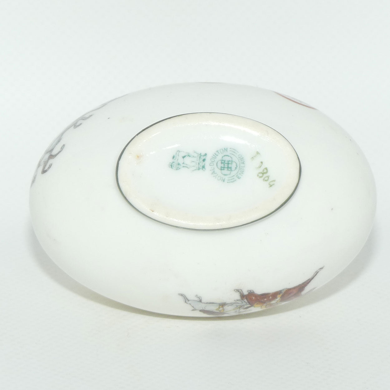 Royal Doulton Coaching Days | White Ground miniature egg shaped vase E3804