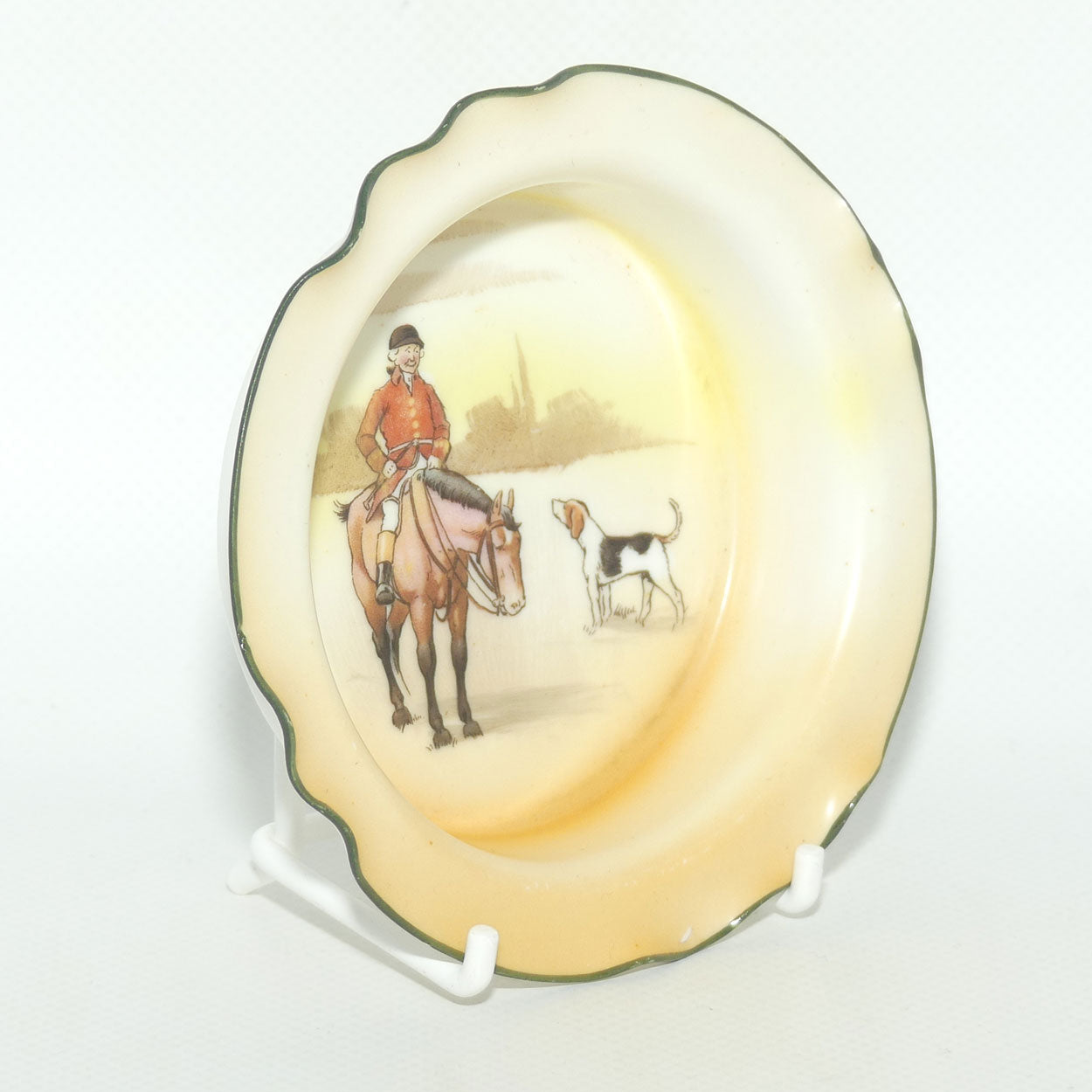 Royal Doulton Coaching Days fancy dish E3804 | Huntsman at ease on his horse