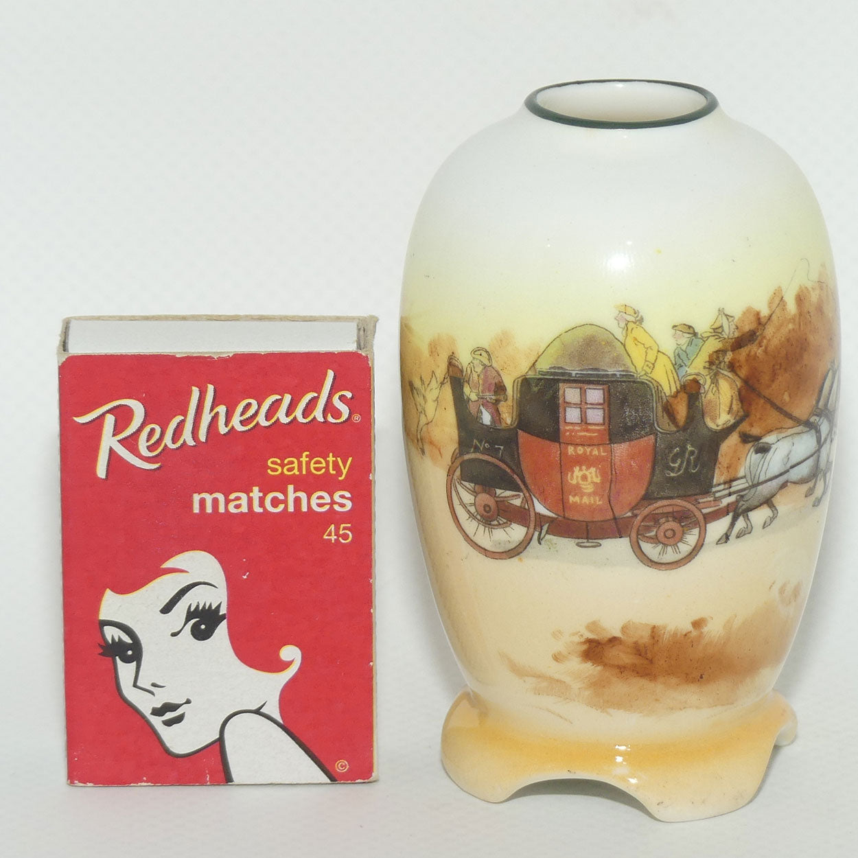 Royal Doulton Coaching Days miniature vase E3804 | #3
