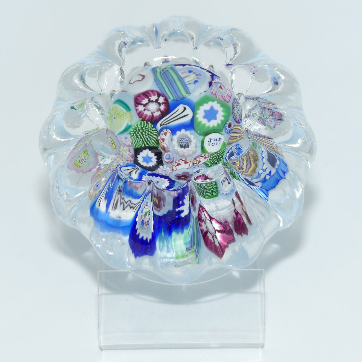 John Deacons Scotland | Daisy shape Magnum paperweight | End of Day | Pale Blue