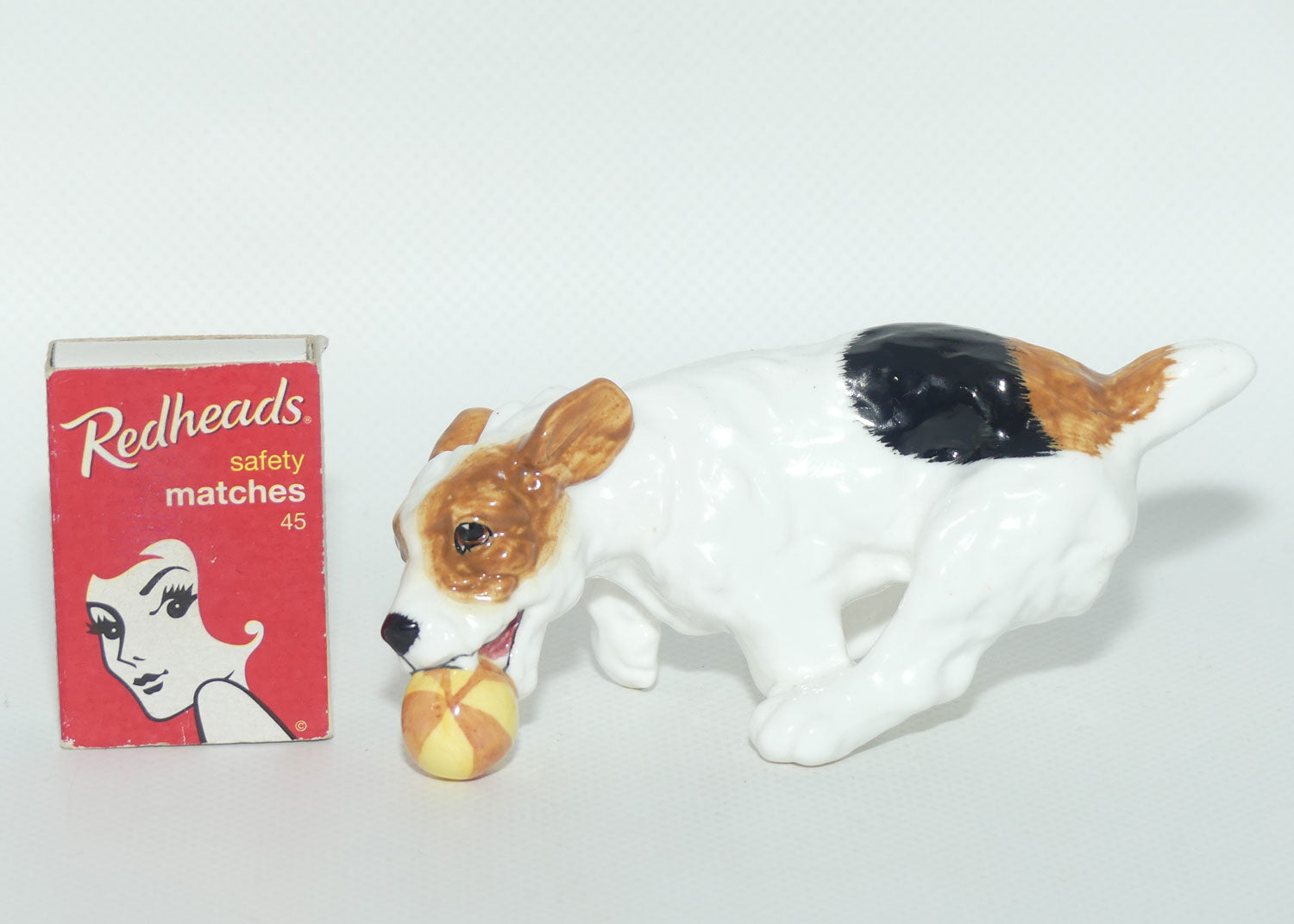 HN1097 Royal Doulton Character Dog Running with Ball
