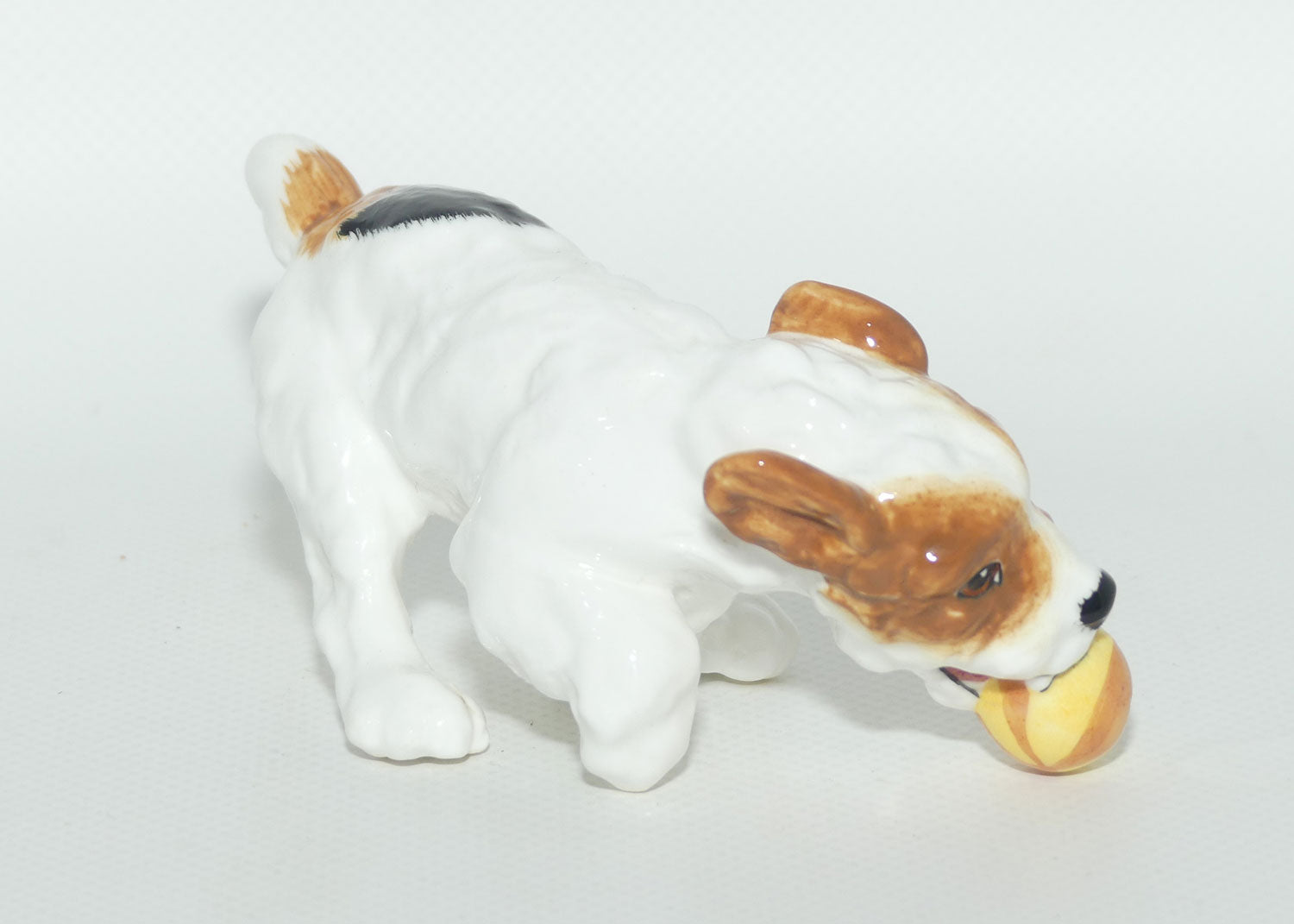 HN1097 Royal Doulton Character Dog Running with Ball