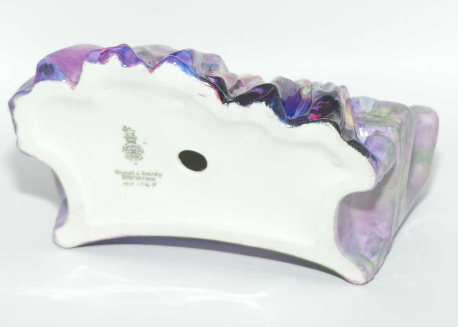 HN1549 Royal Doulton figure Sweet and Twenty | Multicoloured