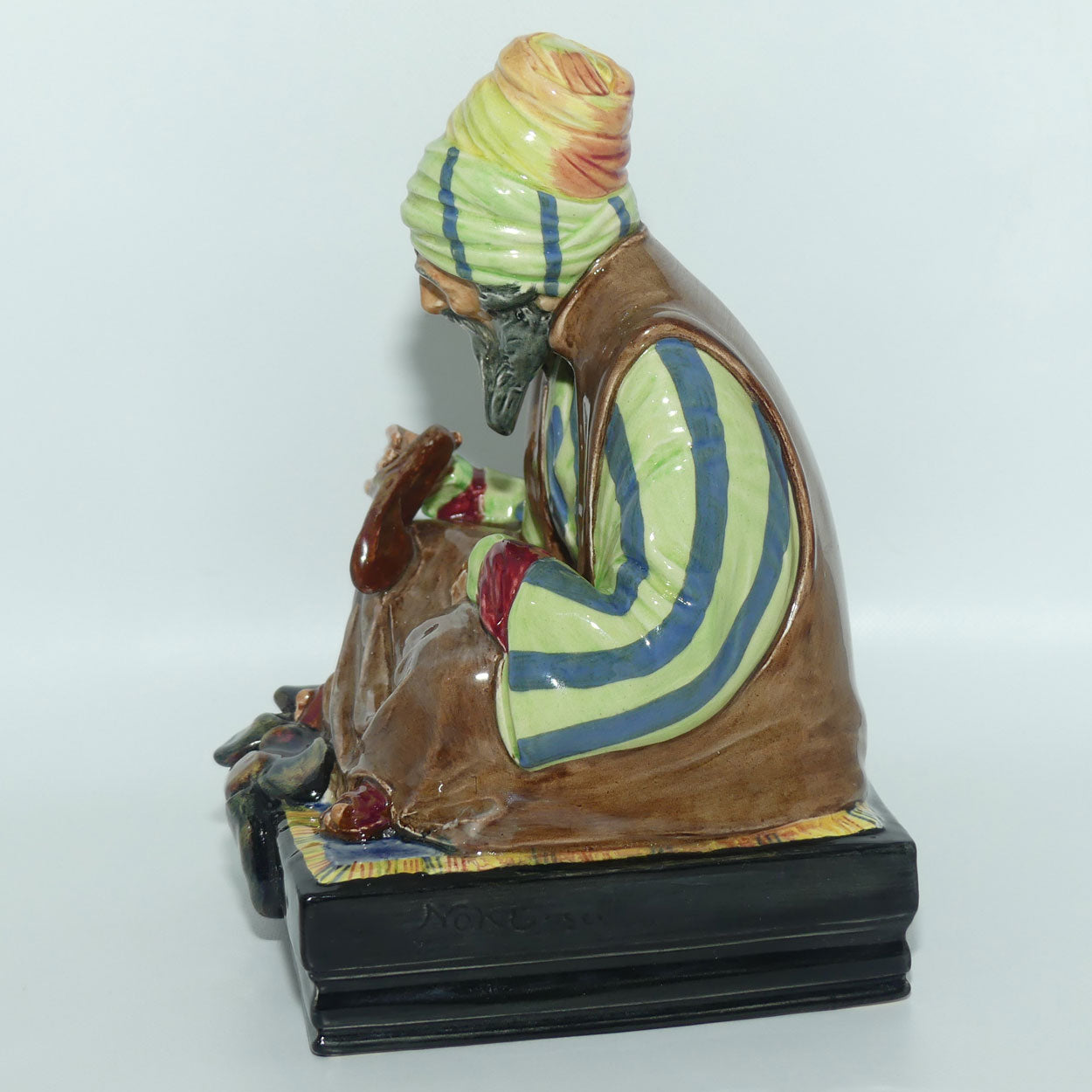 HN1706 Royal Doulton figure The Cobbler | Green and Brown