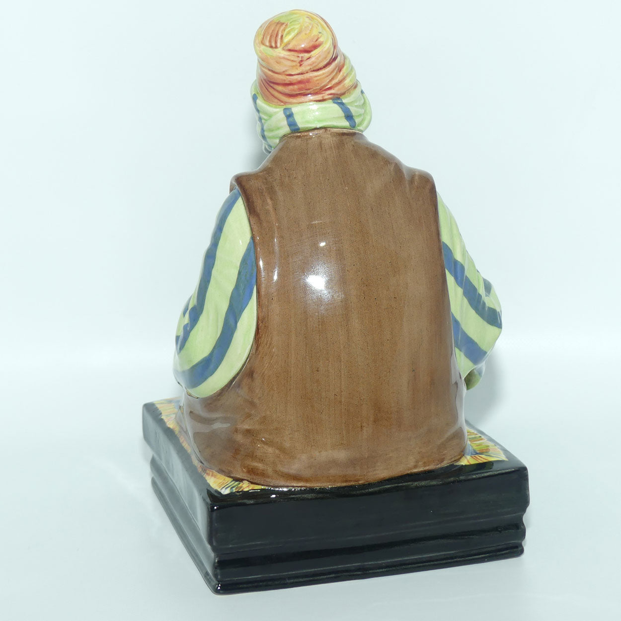 HN1706 Royal Doulton figure The Cobbler | Green and Brown
