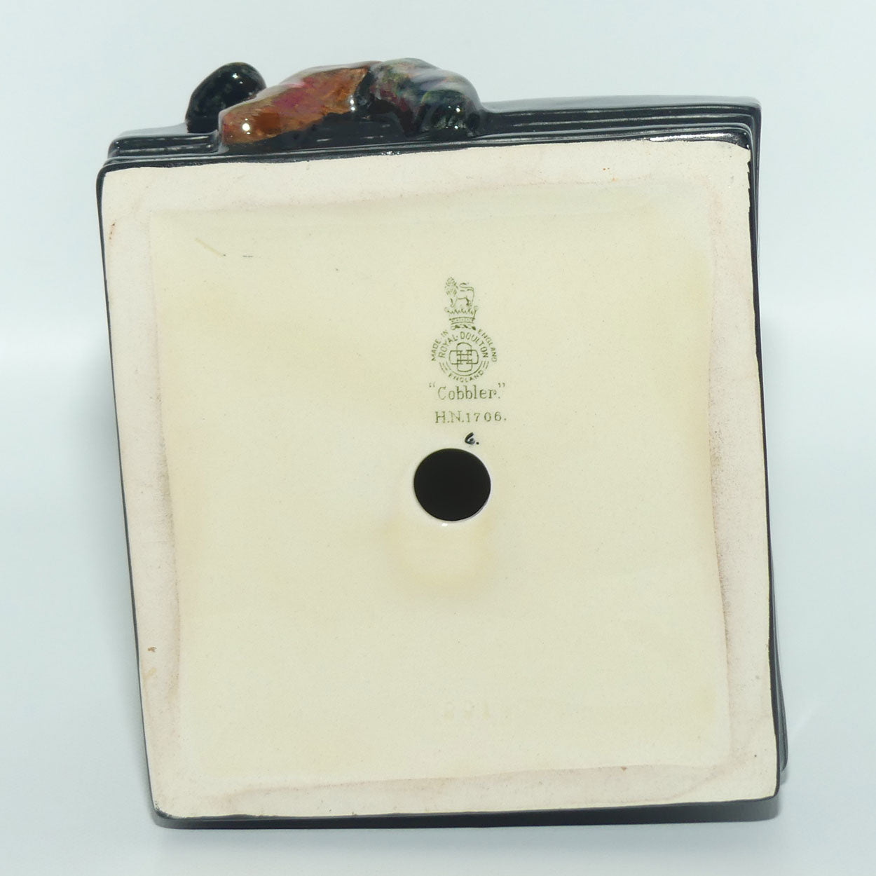 HN1706 Royal Doulton figure The Cobbler | Green and Brown