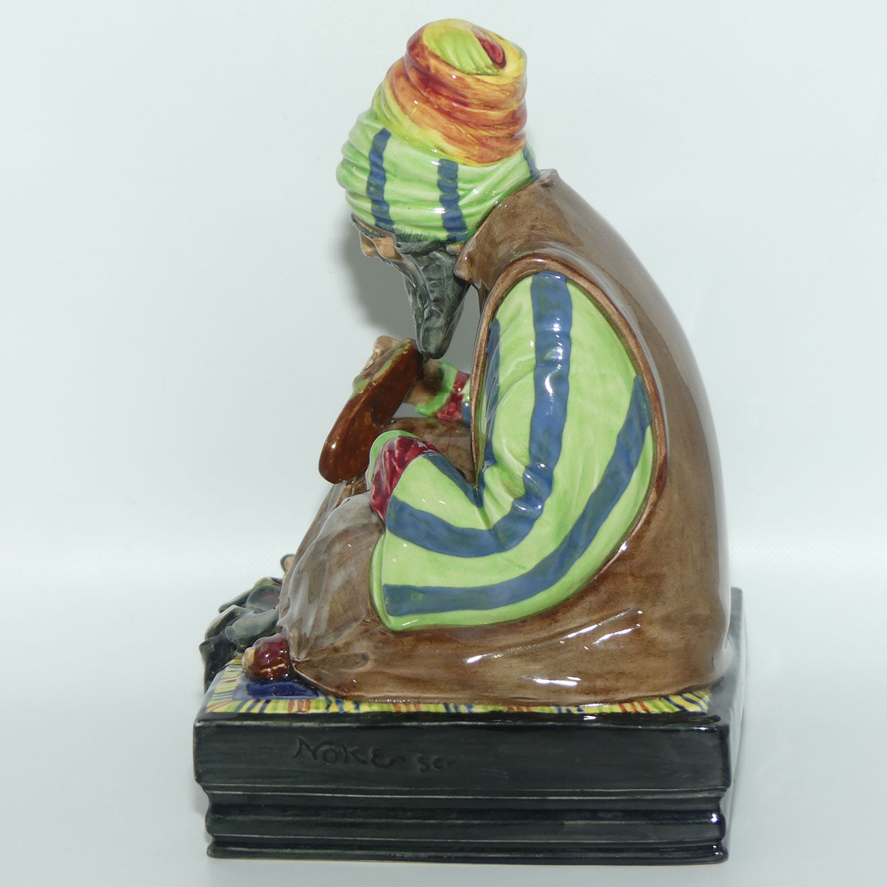 HN1706 Royal Doulton figure The Cobbler | Green and Brown