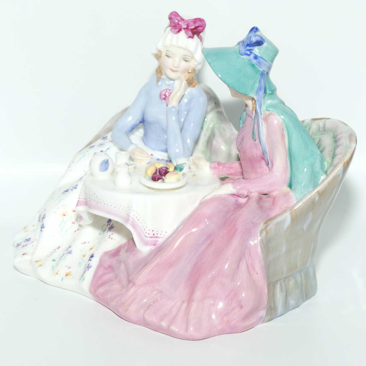 HN1747 Royal Doulton figure Afternoon Tea | later