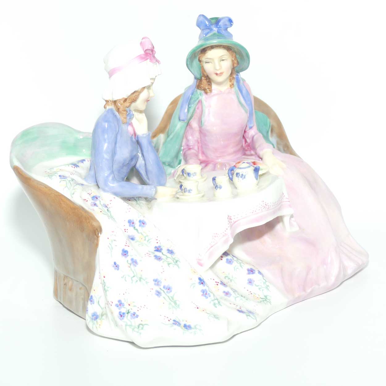 HN1747 Royal Doulton figure Afternoon Tea | early