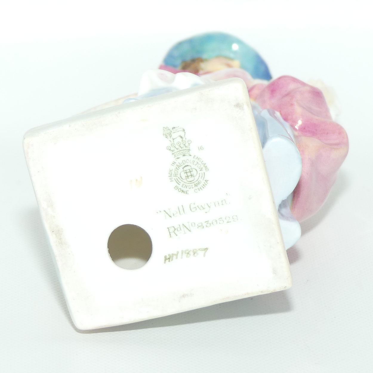 HN1887 Royal Doulton figure Nell Gwynn