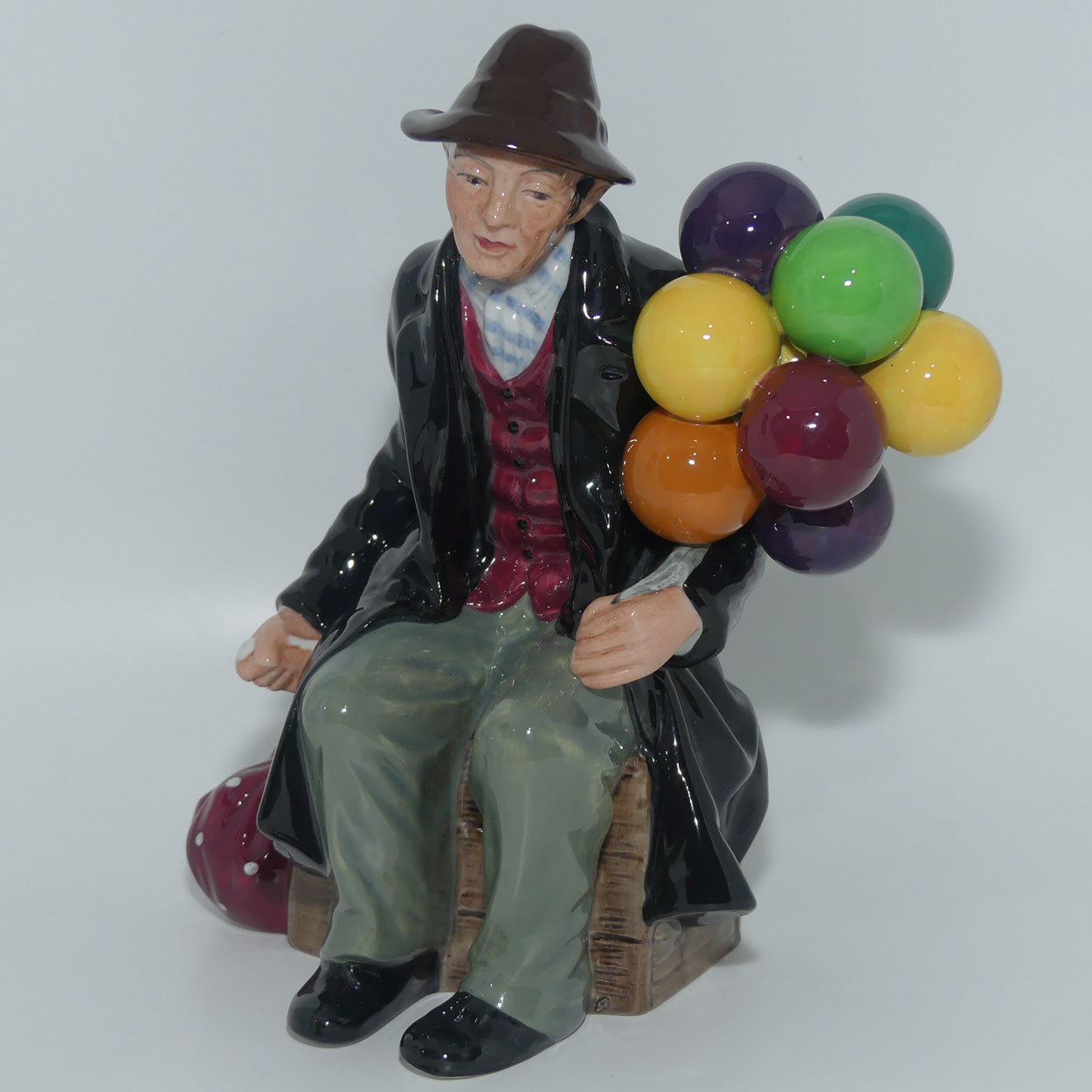 HN1954 Royal Doulton figure The Balloon Man | Green Balloon