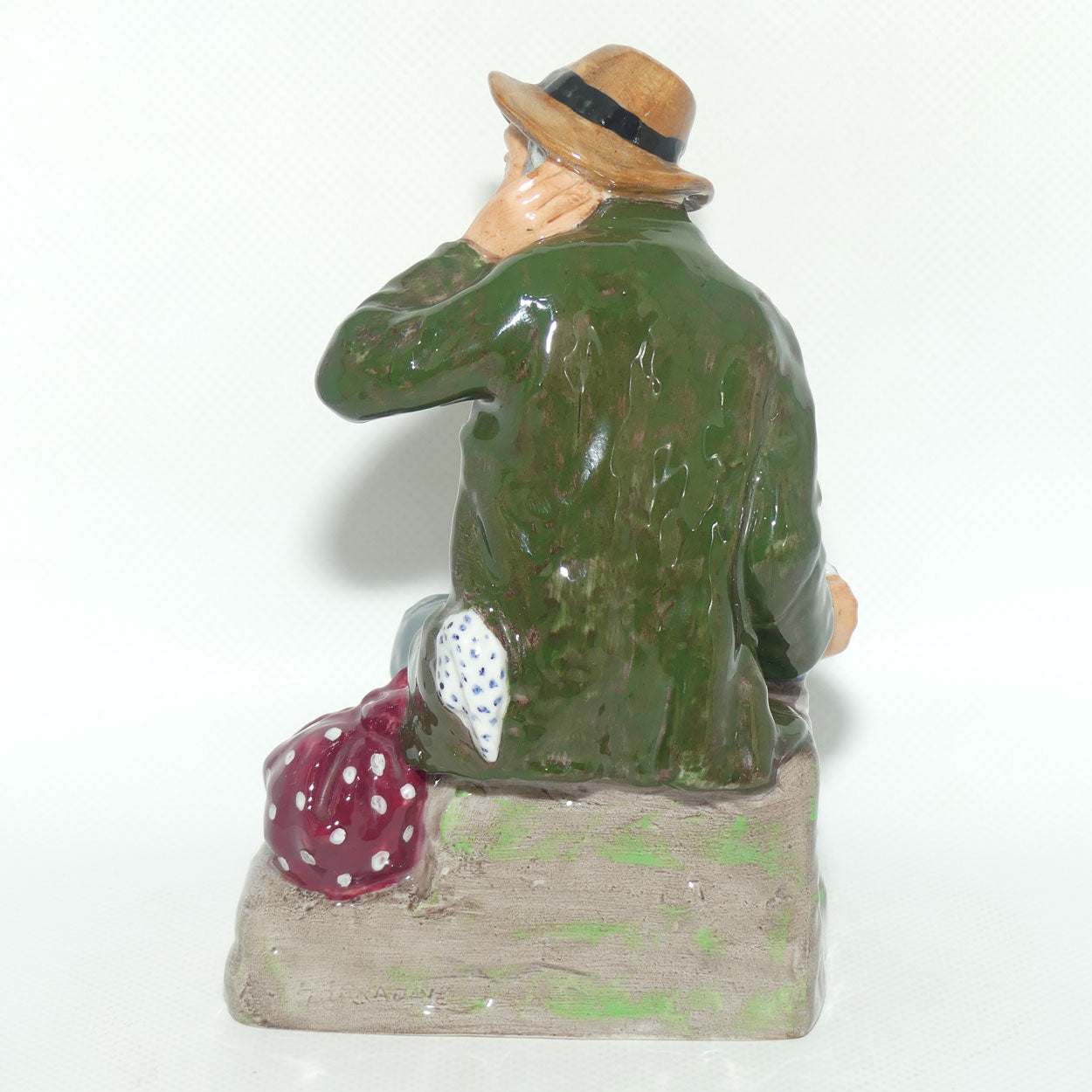 HN2042 Royal Doulton figure Owd Willum