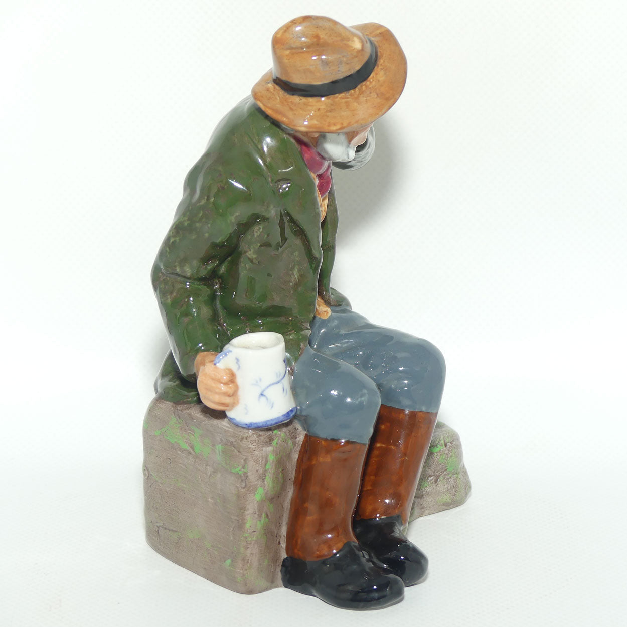 HN2042 Royal Doulton figure Owd Willum