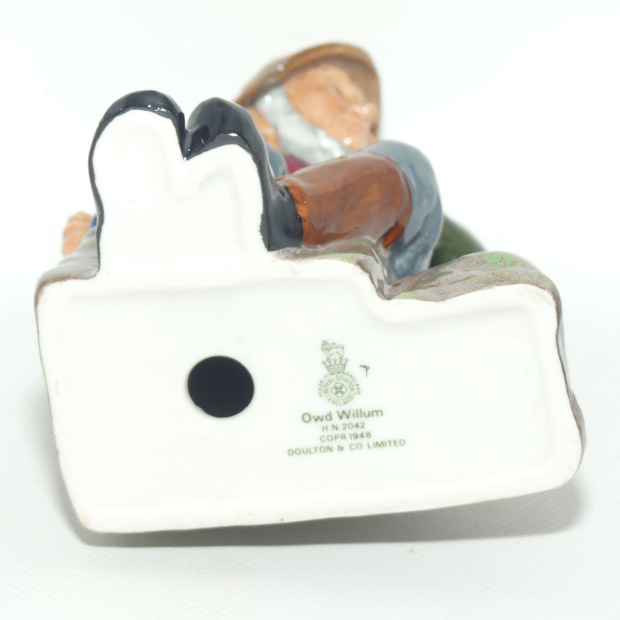 HN2042 Royal Doulton figure Owd Willum
