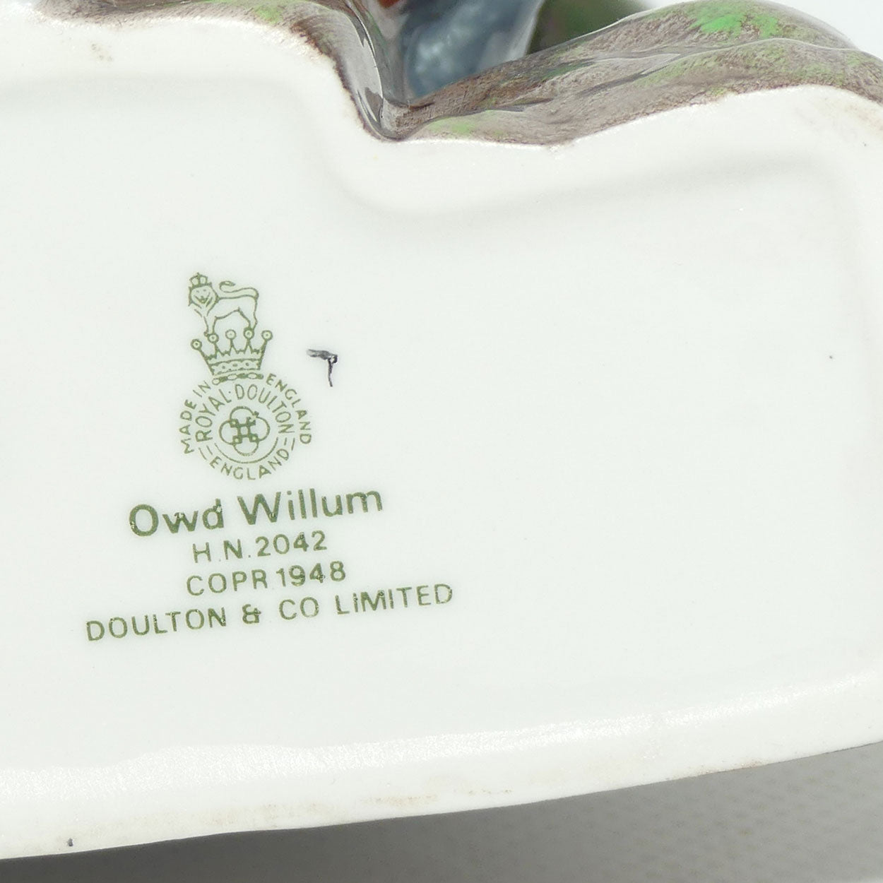 HN2042 Royal Doulton figure Owd Willum