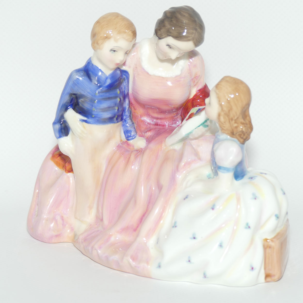 HN2059 Royal Doulton figure Bedtime Story | later version