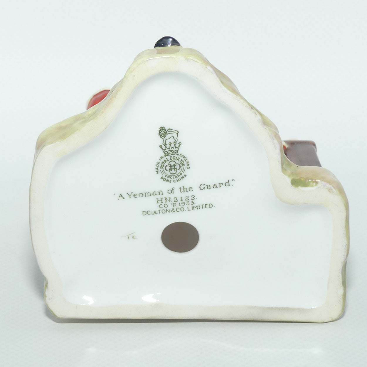 HN2122 Royal Doulton figure Yeoman of the Guard