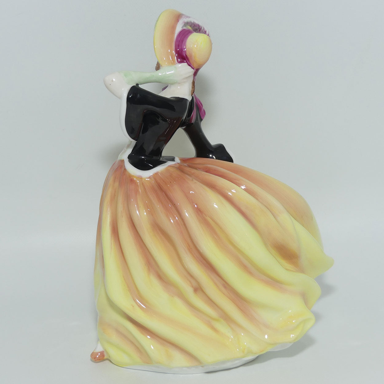 HN2131 Royal Doulton figure Autumn Breezes | Orange 