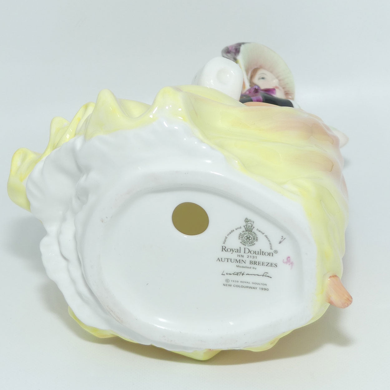 HN2131 Royal Doulton figure Autumn Breezes | Orange 